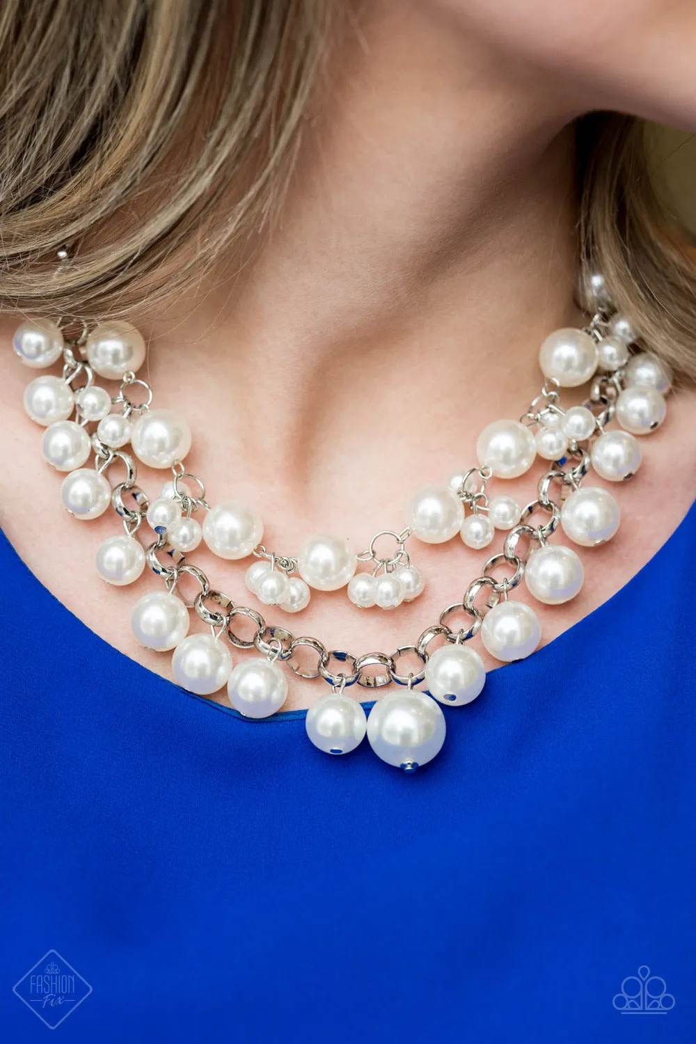 BALLROOM Service White Necklace Set