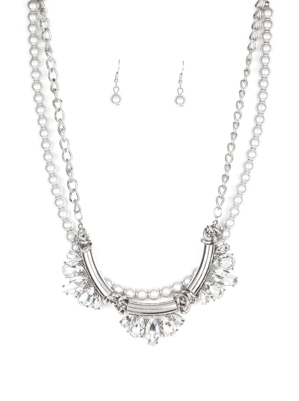 Bow Before The Queen Silver Necklace Set