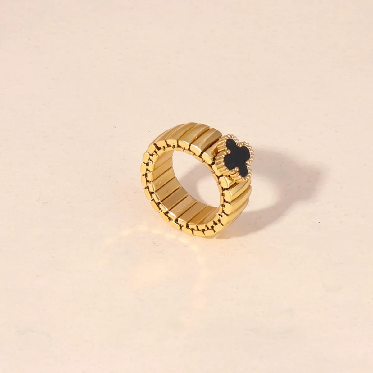 Capluse Black Clover Ring JLTR0437