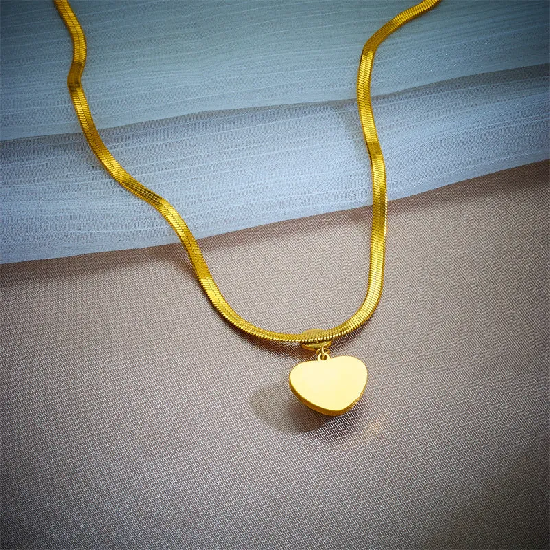 Elegant Heart Chain Titanium Steel Electroplating Necklaces