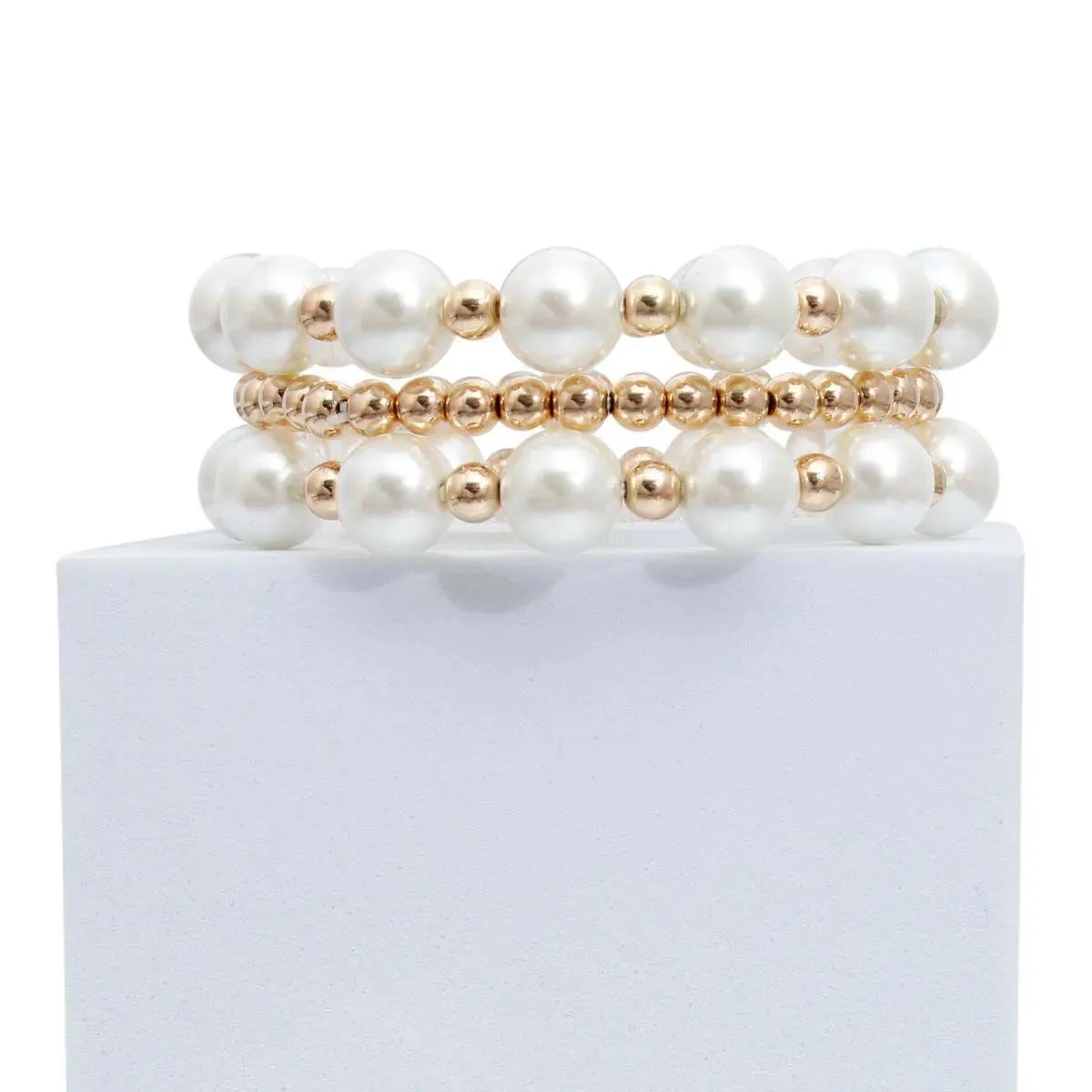 Fashion Jewelry: Luxurious Pearls and Gold Beaded Bracelet Set: Elevate Your Look Today