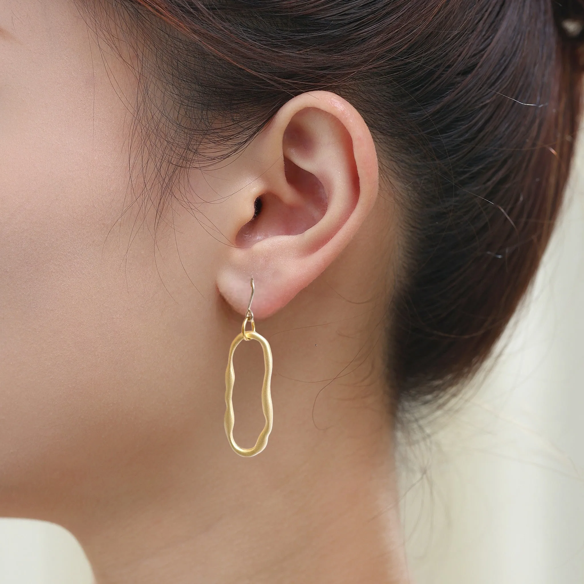 Gold oblong loop minimal earrings