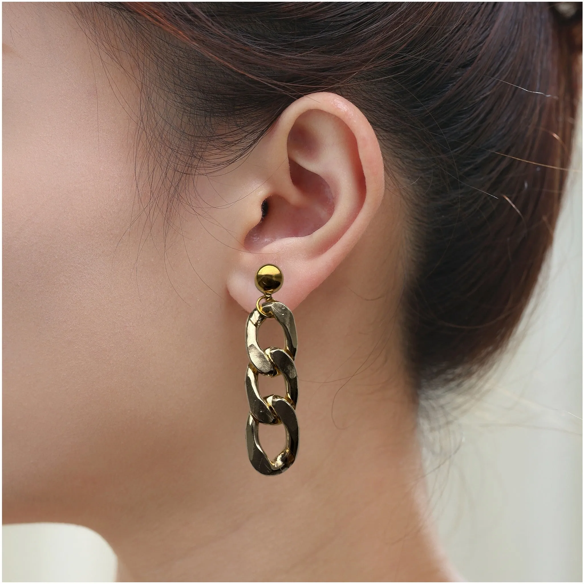 TI-GO Large gold chain earrings