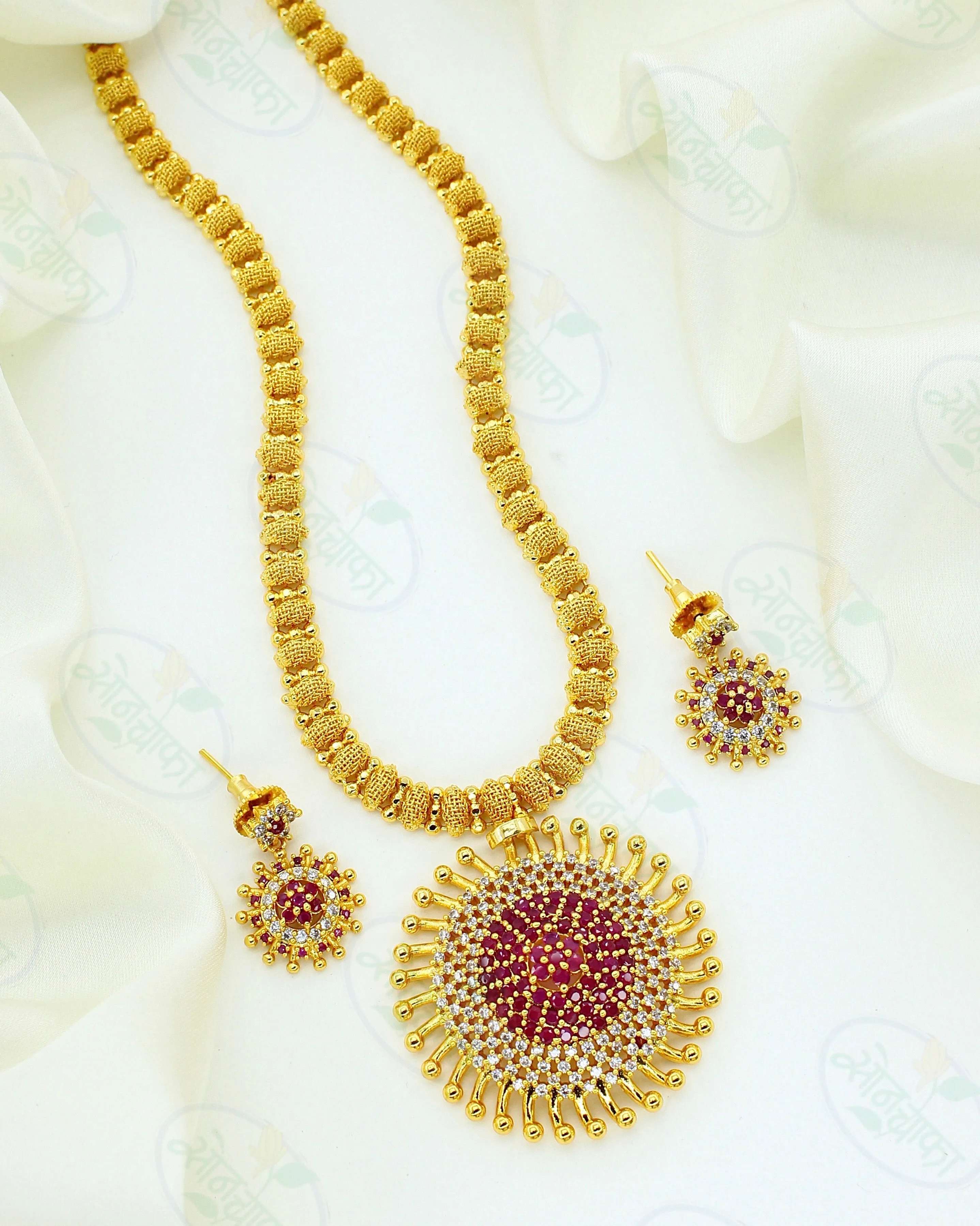 TRENDY SURYA HAAR NECKLACE