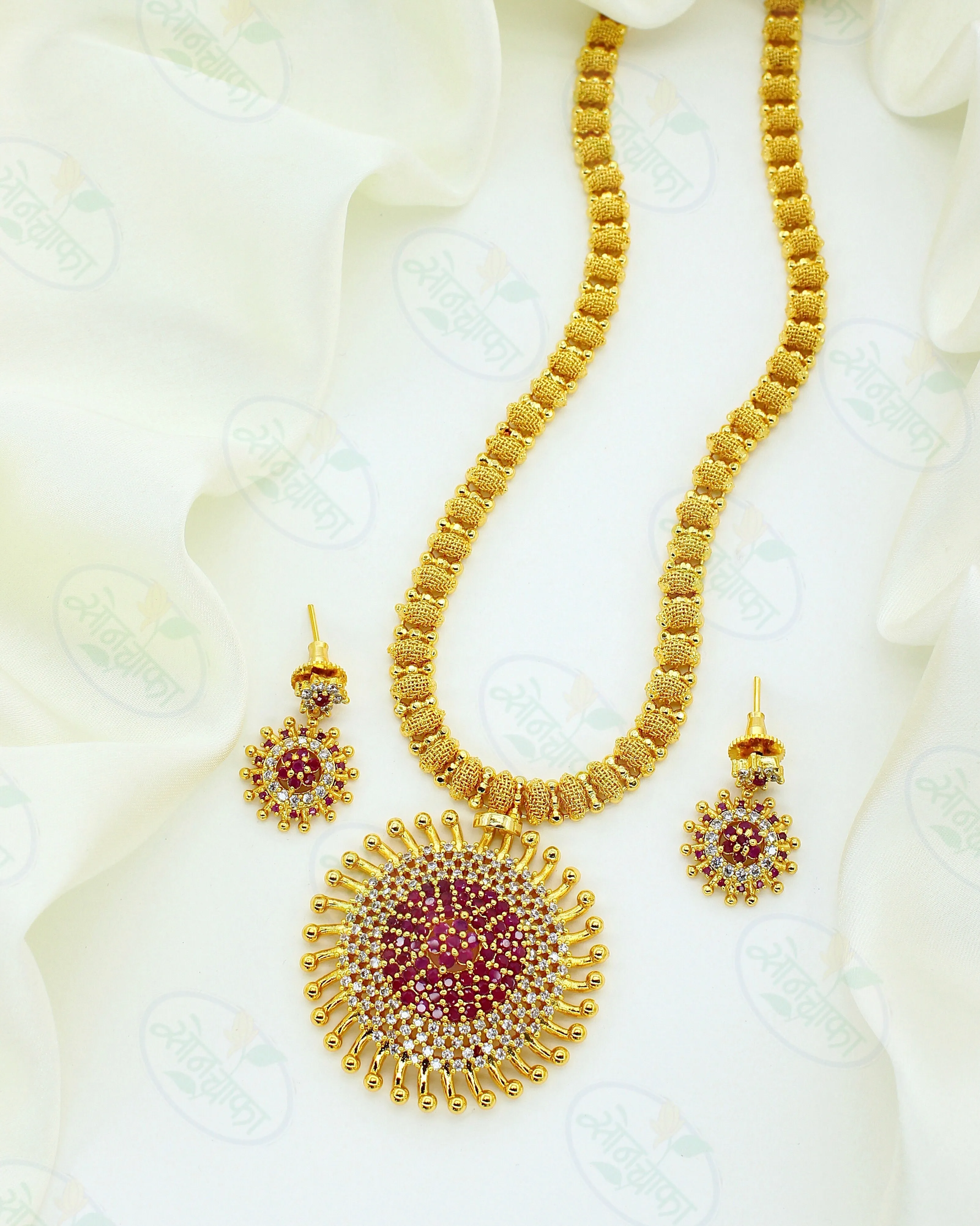 TRENDY SURYA HAAR NECKLACE